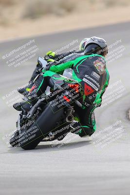 media/Dec-17-2022-SoCal Trackdays (Sat) [[224abd9271]]/Turn 10 Backside (120pm)/